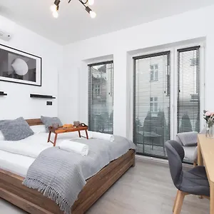 Modern Cracow Rakowicka 14 By Renters , Krakow Poland